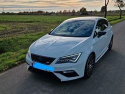 Weiß Gebraucht 2017 Cupra Leon Limousine | 17.300 € (Guter Preis)