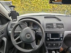 Weiß Gebraucht 2016 Skoda Yeti Active SUV | 6.900 € (Guter Preis)