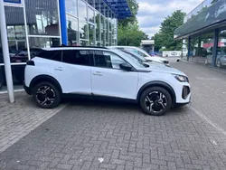 Weiß Gebraucht 2024 Peugeot 2008 Allure SUV | 20.900 € (Guter Preis)