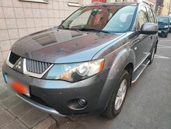 Grau Gebraucht 2008 Mitsubishi Outlander SUV | 4.900 € (Fairer Preis)