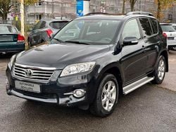 Blau Gebraucht 2011 Toyota RAV4 Life SUV | 13.790 € (Etwas zu teuer)