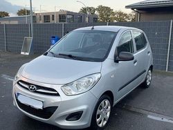 Silber Gebraucht 2012 Hyundai i10 Edition Kleinwagen | 3.300 € (Fairer Preis)