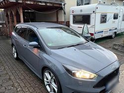 Grau Gebraucht 2017 Ford Focus ST Kombi | 11.999 € (Superpreis)