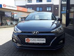 Grau Gebraucht 2019 Hyundai i20 Pure Limousine | 10.450 € (Fairer Preis)