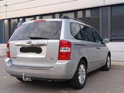 Silber Gebraucht 2009 Kia Carnival Van / Kleinbus | 2.777 € (Fairer Preis)