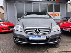 Grau Gebraucht 2011 Mercedes A180 Limousine | 10.998 €