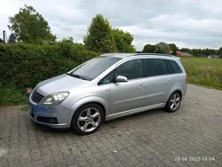 Silber Gebraucht 2006 Opel Zafira Sport Van / Kleinbus | 3.299 €