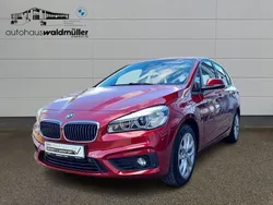 Rot Gebraucht 2017 BMW 225 Active Tourer iPerformance Van / Kleinbus | 14.506 € (Fairer Preis)