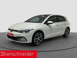 Weiss Gebraucht 2021 VW Golf VIII Style Limousine | 26.750 € (Etwas zu teuer)