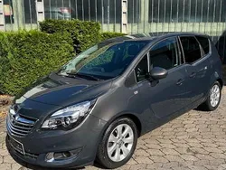 Grau Gebraucht 2016 Opel Meriva Innovation Van / Kleinbus | 9.995 € (Fairer Preis)