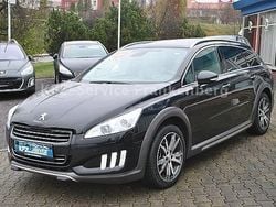 Schwarz metallic Gebraucht 2012 Peugeot 508 RXH Kombi | 33.990 €