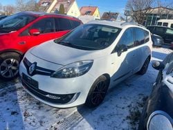 Weiß Gebraucht 2013 Renault Scénic Bose Edition Van / Kleinbus | 5.400 € (Fairer Preis)