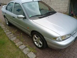Silber Gebraucht 1994 Ford Mondeo Ghia Limousine | 1.299 €
