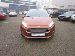 Torinobraun metallic Gebraucht 2014 Ford Fiesta SYNC Edition Kleinwagen | 6.790 € (Etwas zu teuer)