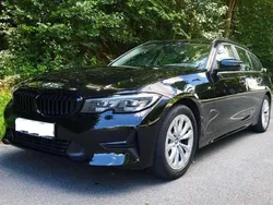 Schwarz Gebraucht 2020 BMW 318 Sport Line Kombi | 23.900 € (Fairer Preis)