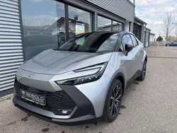 Shimmering silver metallic Neu 2025 Toyota C-HR SUV | 37.890 € (Teuer)