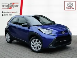 Juniper blue metallic Gebraucht 2024 Toyota Aygo Team Kleinwagen | 17.590 € (Fairer Preis)