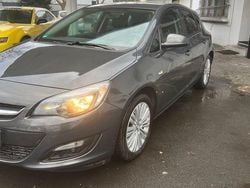 Grau Gebraucht 2014 Opel Astra Edition Limousine | 5.250 € (Guter Preis)