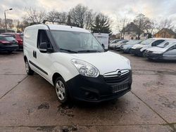 Weiß Gebraucht 2013 Opel Combo Van / Kleinbus | 4.990 € (Guter Preis)