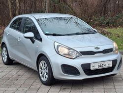Silber Gebraucht 2014 Kia Rio Edition 7 Limousine | 6.799 € (Fairer Preis)