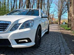 Weiß Gebraucht 2011 Mercedes E500 AMG Kombi | 34.990 €