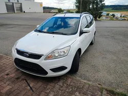 Weiß Gebraucht 2010 Ford Focus Viva Kombi | 1.600 € (Fairer Preis)