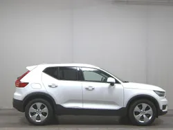 Weiss Gebraucht 2019 Volvo XC40 Momentum SUV | 21.480 € (Guter Preis)