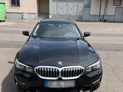 Schwarz Gebraucht 2021 BMW 320 Luxury Line Kombi | 29.300 € (Fairer Preis)