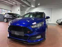 Blau Gebraucht 2016 Ford Focus ST Kombi | 9.990 € (Guter Preis)