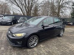Schwarz Gebraucht 2017 VW Golf Sportsvan Highline Van / Kleinbus | 14.600 € (Fairer Preis)