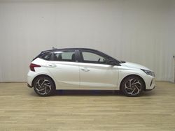 Polar white/ black / sol Gebraucht 2021 Hyundai i20 Comfort Limousine | 12.480 € (Guter Preis)