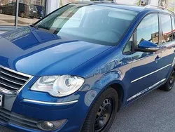 Blau Gebraucht 2009 VW Touran Highline Van / Kleinbus | 2.700 € (Superpreis)