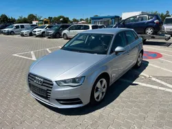Silber Gebraucht 2014 Audi A3 Sportback Attraction Limousine | 7.450 € (Teuer)