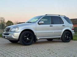 Silber Gebraucht 2002 Mercedes ML400 SUV | 10.999 €