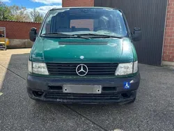 Grün Gebraucht 2001 Mercedes Vito Van / Kleinbus | 1.499 €