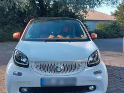 Weiß Gebraucht 2015 Smart ForTwo Coupé Edition #1 Kleinwagen | 6.500 € (Fairer Preis)