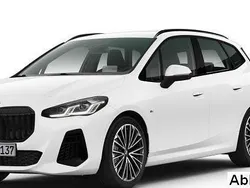 Weiß Gebraucht 2024 BMW 220 Active Tourer M Sport Van / Kleinbus | 33.630 € (Fairer Preis)