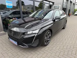 Lackierung schwarz perla nera/ty Gebraucht 2023 Peugeot 308 Allure Kombi | 20.950 € (Guter Preis)