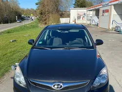 Schwarz Gebraucht 2011 Hyundai i30 Kleinwagen | 3.200 € (Fairer Preis)