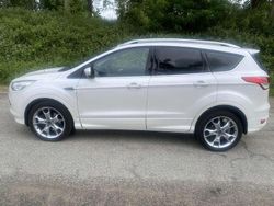 Weiß Gebraucht 2016 Ford Kuga Individual SUV | 15.900 € (Fairer Preis)