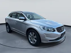 Silber Gebraucht 2016 Volvo XC60 Momentum SUV | 23.900 € (Teuer)