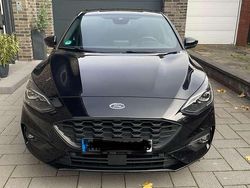 Schwarz Gebraucht 2021 Ford Focus ST-Line X Limousine | 21.500 € (Etwas zu teuer)