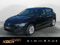 Schwarz Gebraucht 2022 VW Golf VIII Life Limousine | 20.990 € (Fairer Preis)