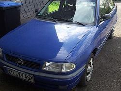 Blau Gebraucht 1997 Opel Astra Limousine | 500 € (Superpreis)