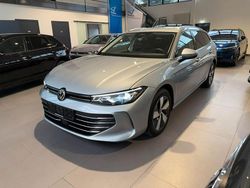 Oyster silver metallic Gebraucht 2025 VW Passat Business Kombi | 32.490 € (Guter Preis)