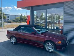 Rot Gebraucht 1994 BMW 318 Cabriolet Cabrio | 7.299 €