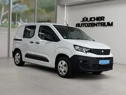 Weiß Gebraucht 2024 Peugeot Partner Premium Van / Kleinbus | 17.990 € (Superpreis)