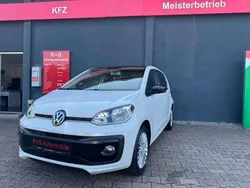 Weiß Gebraucht 2017 VW up! Kleinwagen | 9.999 € (Etwas zu teuer)