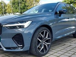 Grau Gebraucht 2022 Volvo XC60 R-Design SUV | 41.500 € (Fairer Preis)