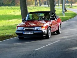 Rot Gebraucht 1988 Saab 900 Cabriolet Cabrio | 12.500 €